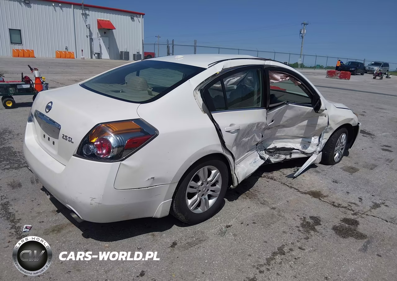 2012 Nissan Altima 2.5 S VIN:1N4AL2AP5CN411796 - 4