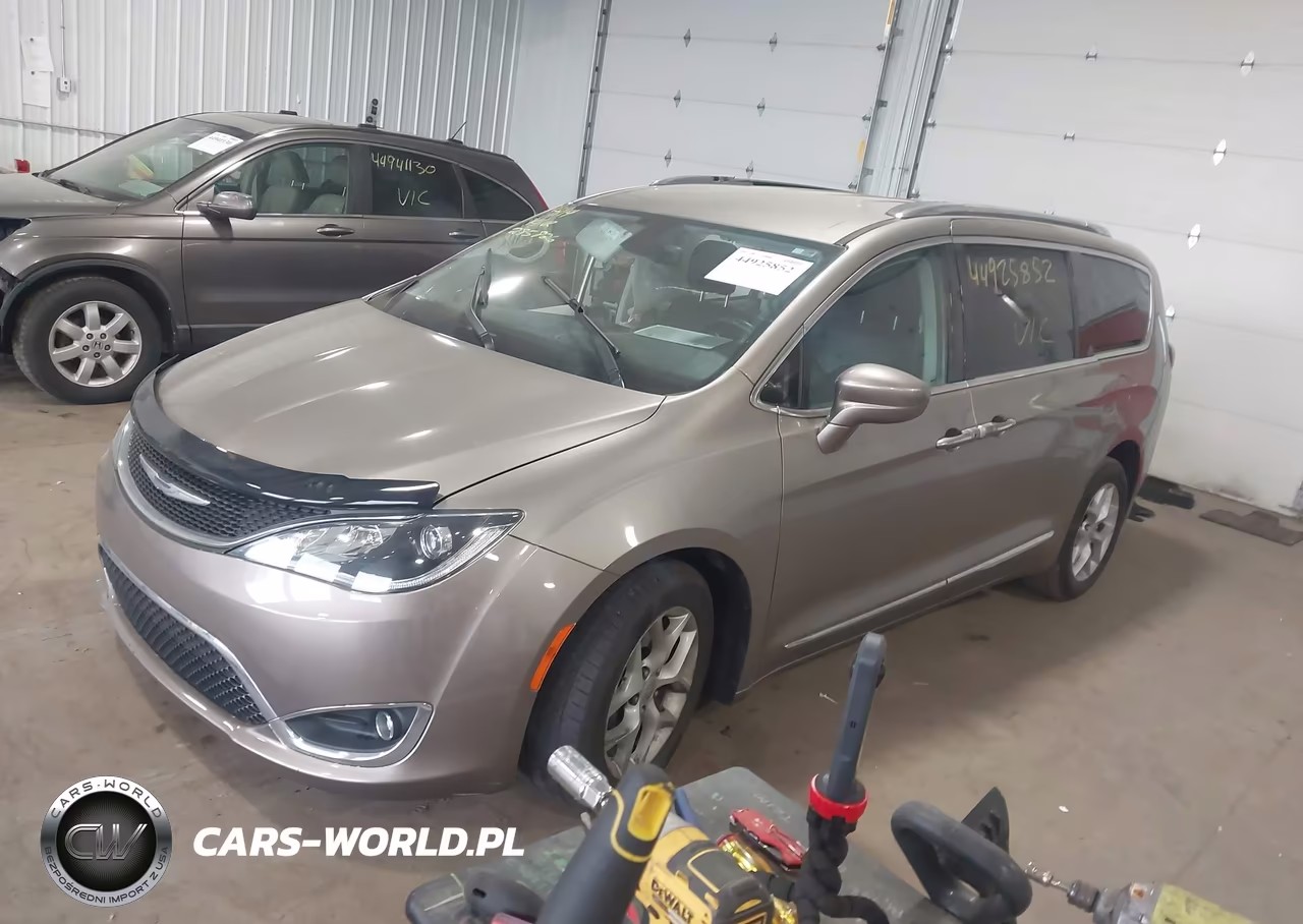 2018 Chrysler Pacifica Touring L Plus VIN:2C4RC1EG0JR270699 - 2