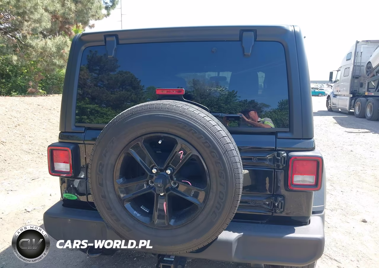 2023 Jeep Wrangler 4-Door Sport Altitude 4X4 VIN:1C4HJXDNXPW675036 - 17