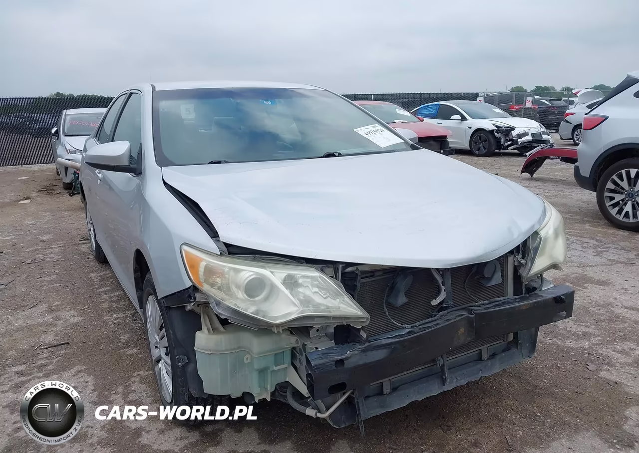 2012 Toyota Camry Le – zdjęcie 1 z 17