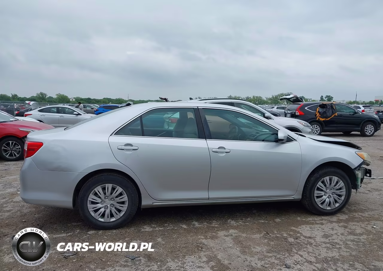 2012 Toyota Camry Le VIN:4T1BF1FK3CU041592 - 14