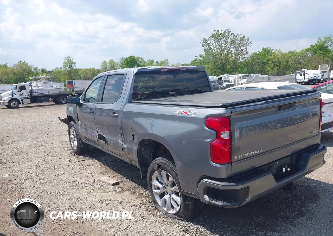 2020 Chevrolet Silverado 1500 4Wd Short Bed Custom VIN:1GCPYBEK2LZ135283 - 3
