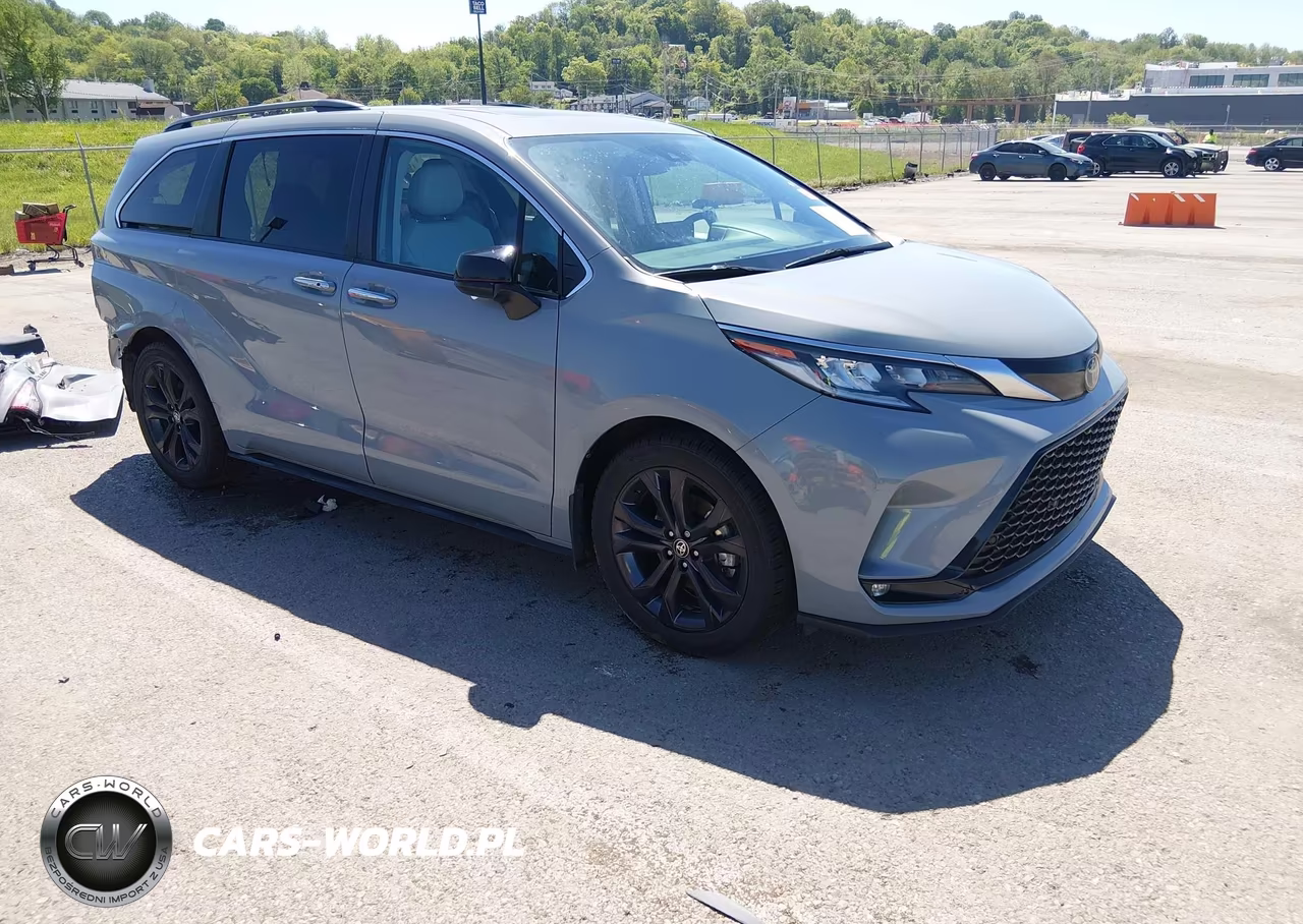 2023 Toyota Sienna Xse
