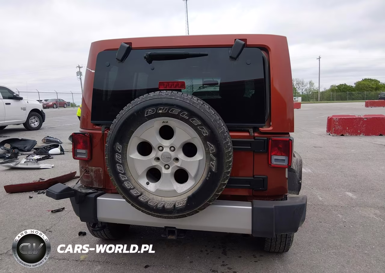 2014 Jeep Wrangler Unlimited Sahara VIN:1C4BJWEGXEL191978 - 17
