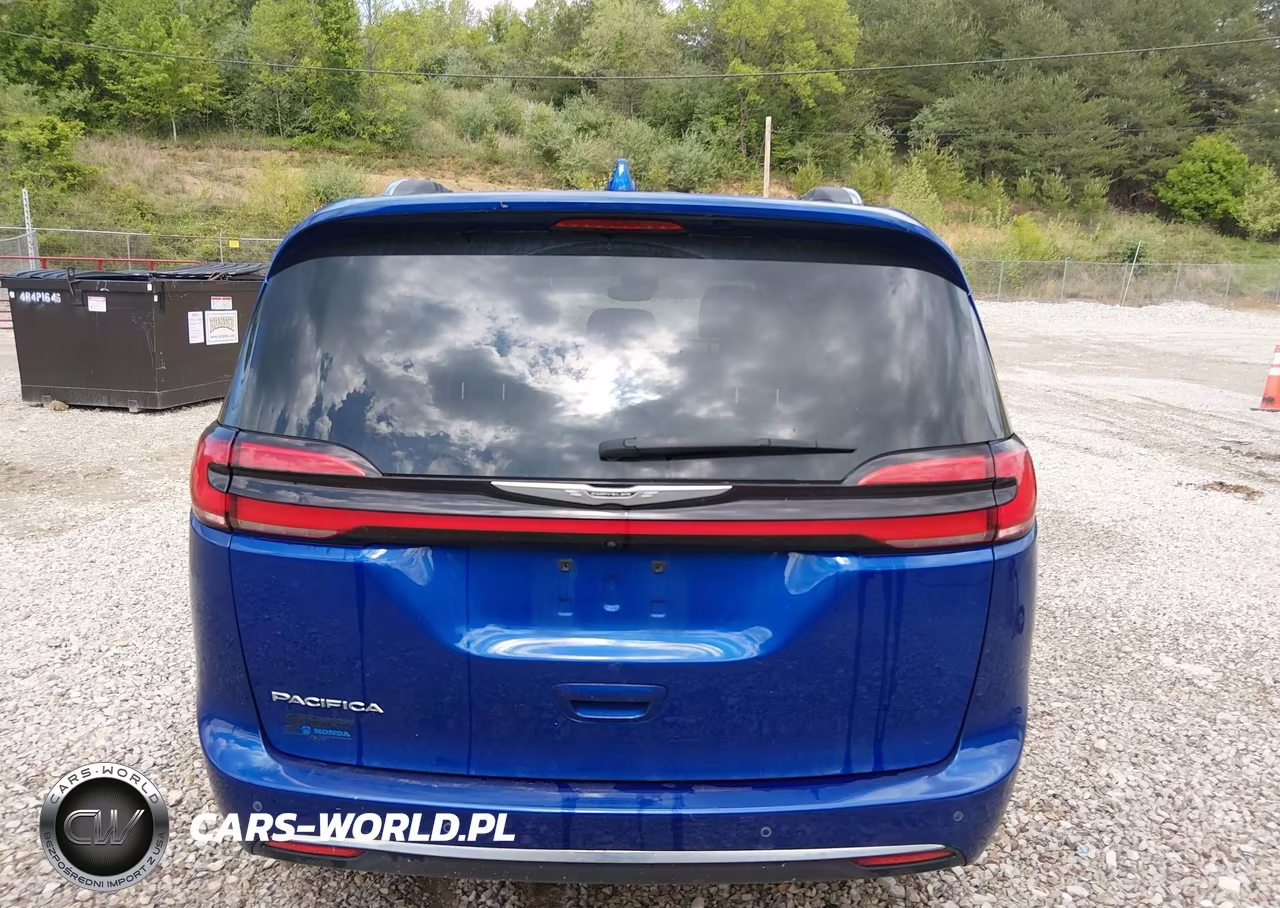 2021 Chrysler Pacifica Touring L VIN:2C4RC1BG0MR590940 - 16