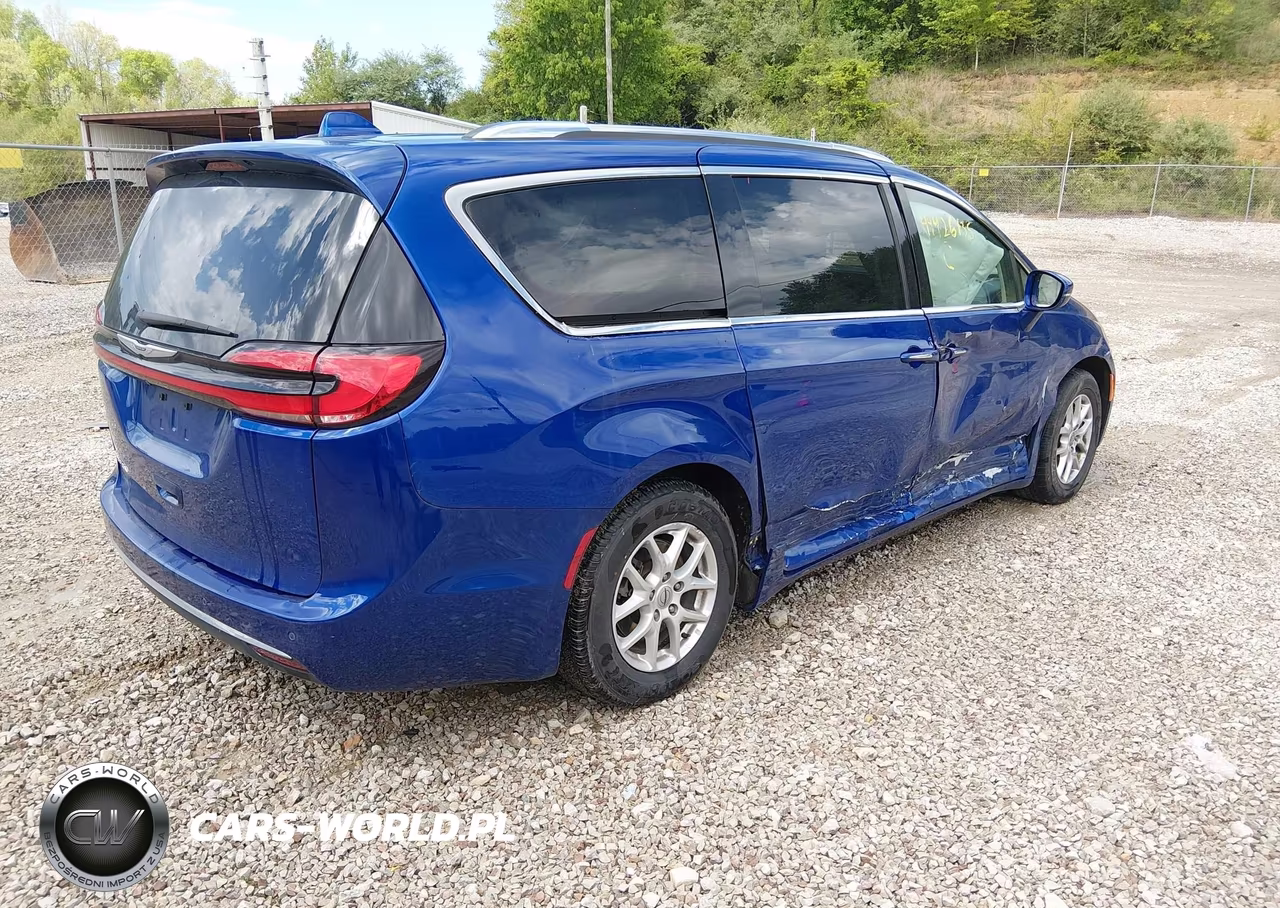 2021 Chrysler Pacifica Touring L VIN:2C4RC1BG0MR590940 - 4