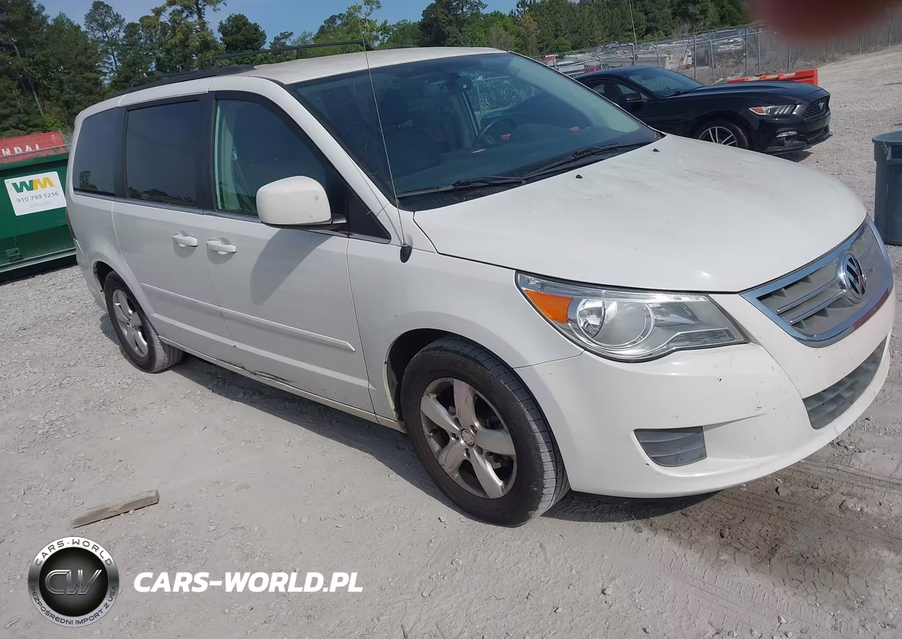 2011 Volkswagen Routan Se – zdjęcie 1 z 11