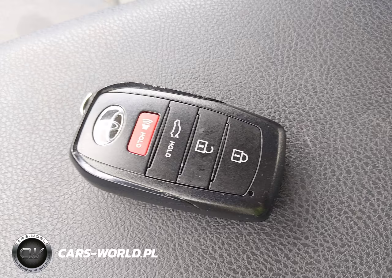 2026 Toyota Camry Le VIN:4T1DAACK9TU258012 - 11
