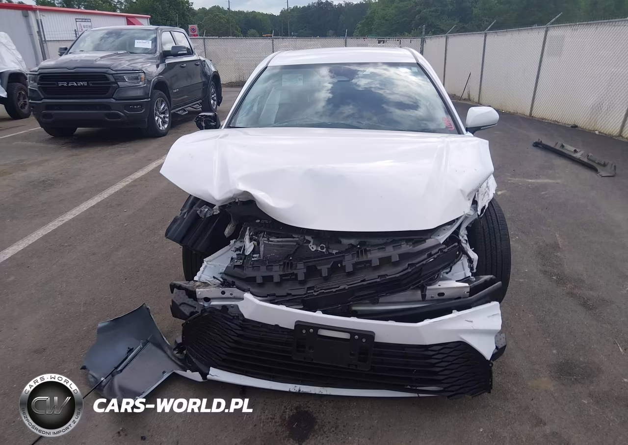 2026 Toyota Camry Le VIN:4T1DAACK9TU258012 - 13