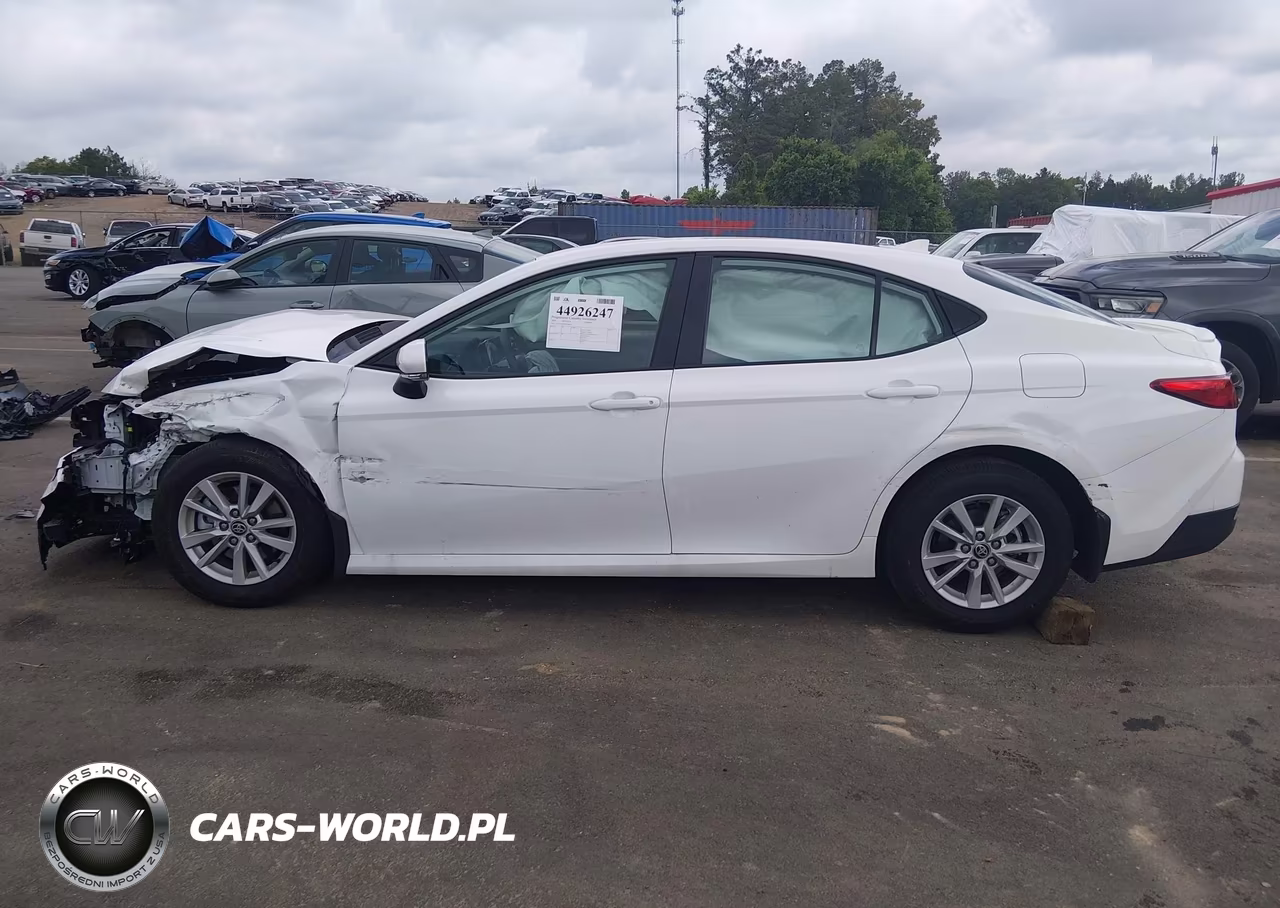 2026 Toyota Camry Le VIN:4T1DAACK9TU258012 - 15
