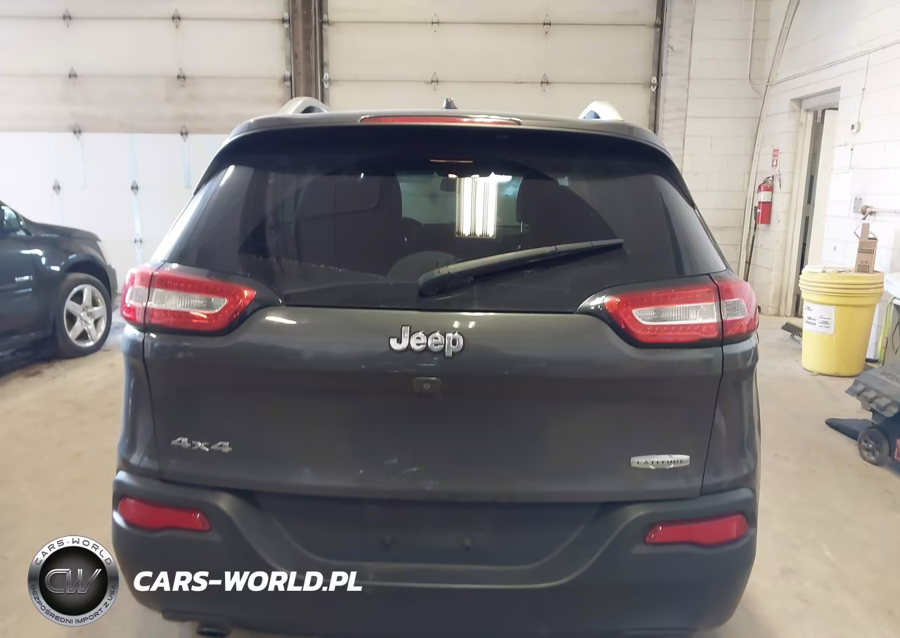 2014 Jeep Cherokee Latitude VIN:1C4PJMCS8EW226372 - 16