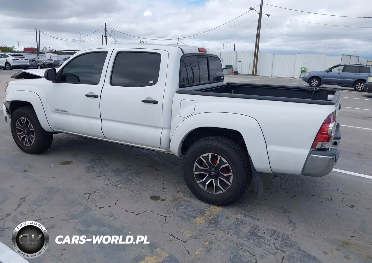 2013 Toyota Tacoma Prerunner VIN:5TFJX4GN5DX018676 - 3