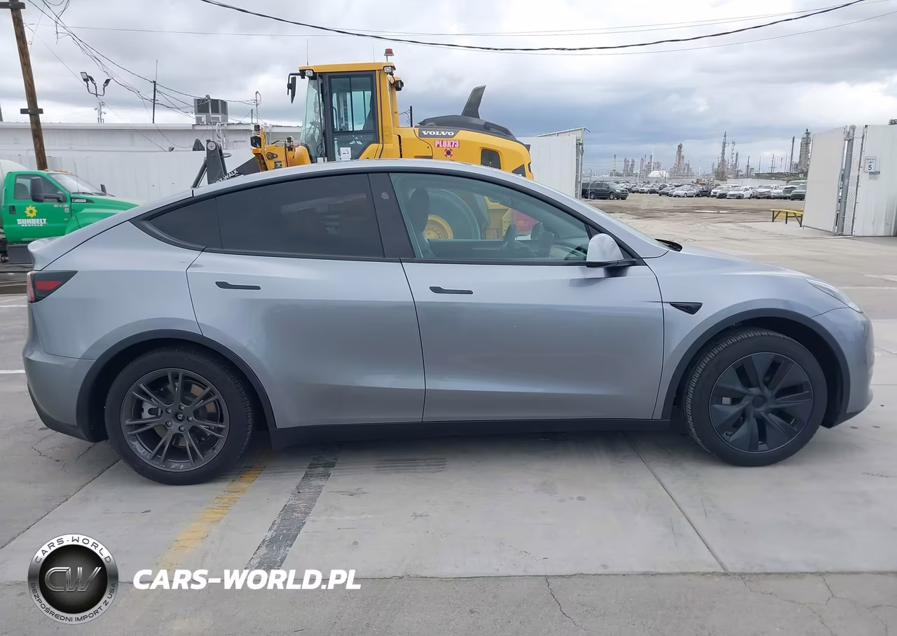 2024 Tesla Model Y Long Range Dual Motor All-Wheel Drive VIN:7SAYGDEE8RA310793 - 14
