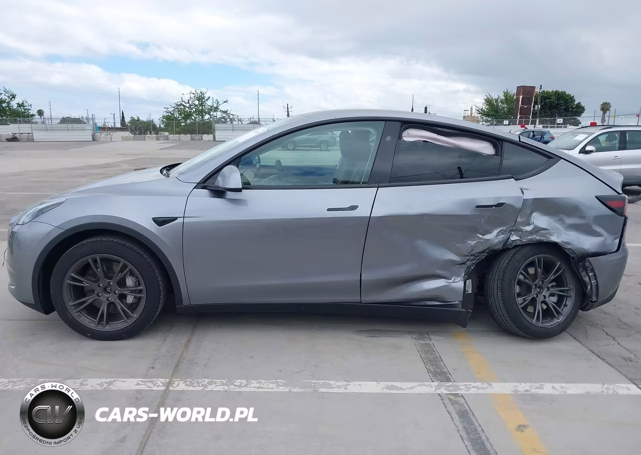 2024 Tesla Model Y Long Range Dual Motor All-Wheel Drive VIN:7SAYGDEE8RA310793 - 15