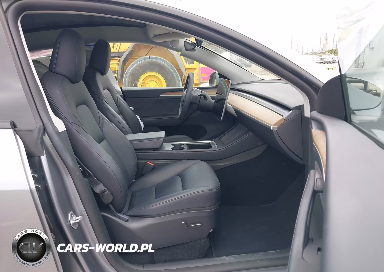 2024 Tesla Model Y Long Range Dual Motor All-Wheel Drive VIN:7SAYGDEE8RA310793 - 5