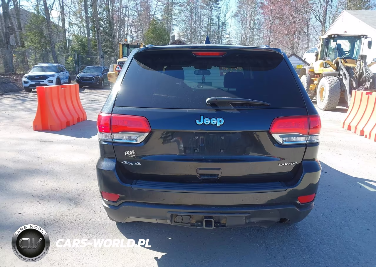 2014 Jeep Grand Cherokee Laredo VIN:1C4RJFAG5EC392563 - 17