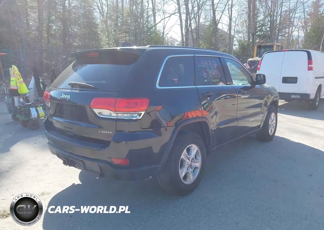 2014 Jeep Grand Cherokee Laredo VIN:1C4RJFAG5EC392563 - 4