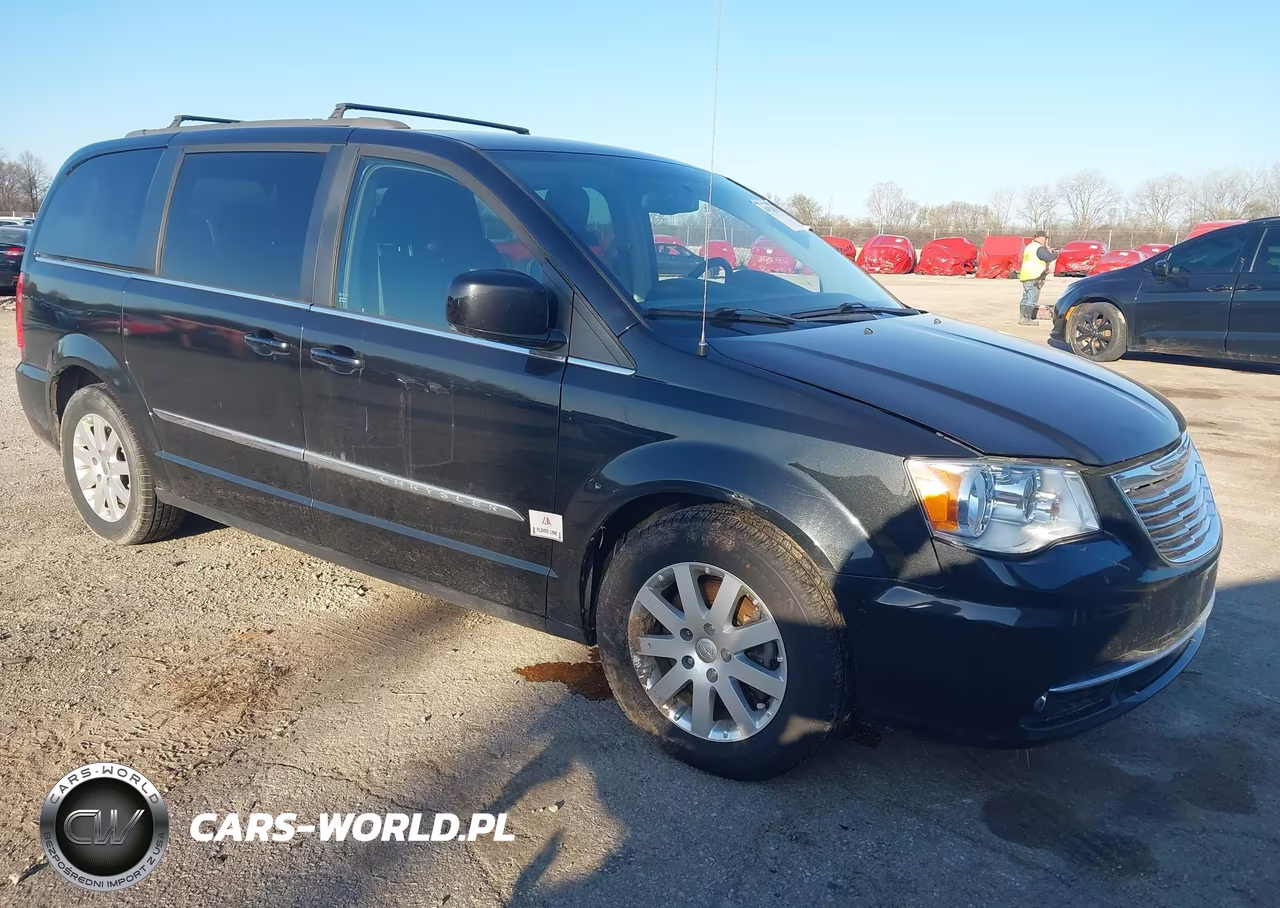 2015 Chrysler Town & Country Touring – zdjęcie 1 z 16