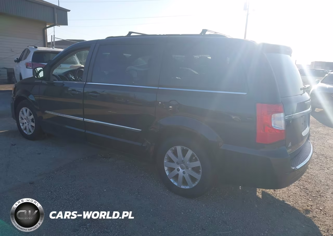 2015 Chrysler Town & Country Touring VIN:2C4RC1BG0FR694301 - 3