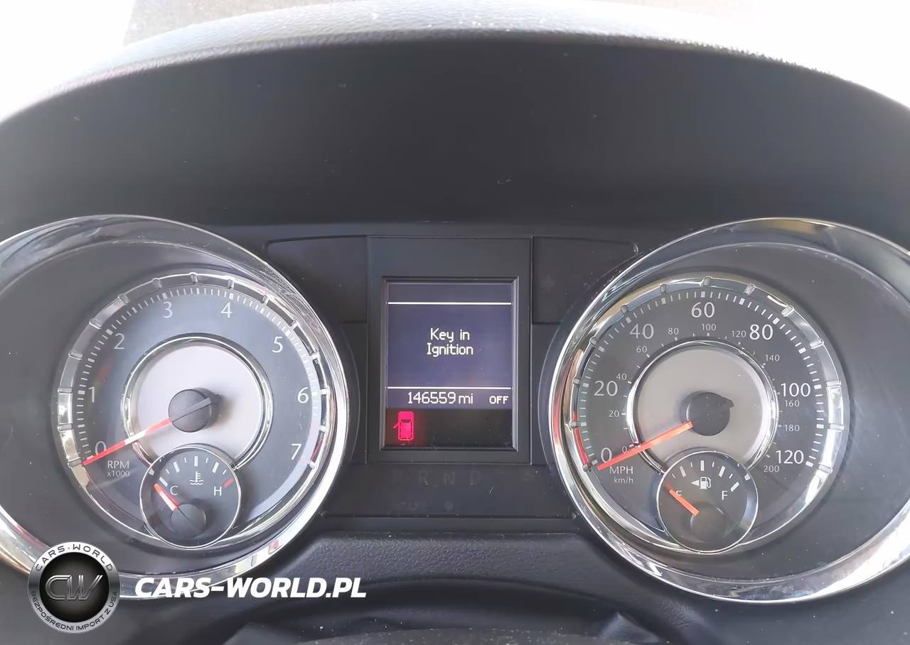 2015 Chrysler Town & Country Touring VIN:2C4RC1BG0FR694301 - 7