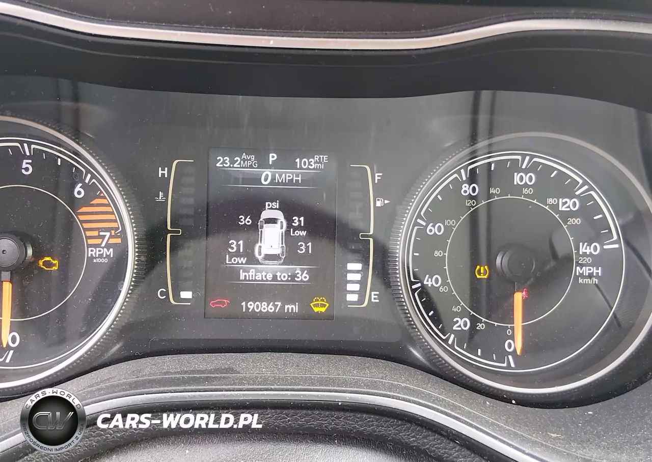 2019 Jeep Cherokee Latitude 4X4 VIN:1C4PJMCB5KD369013 - 15
