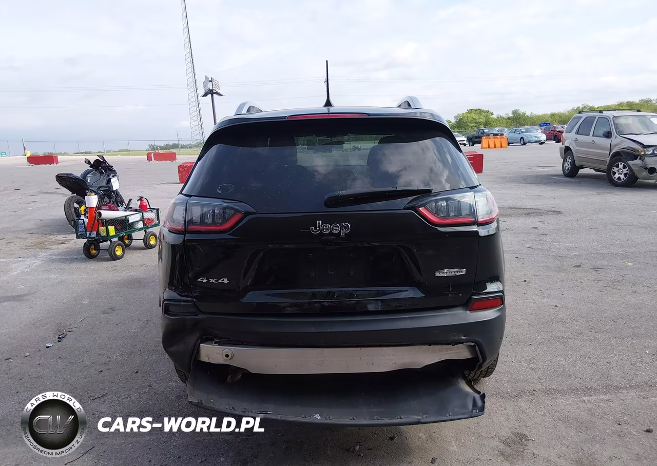 2019 Jeep Cherokee Latitude 4X4 VIN:1C4PJMCB5KD369013 - 16