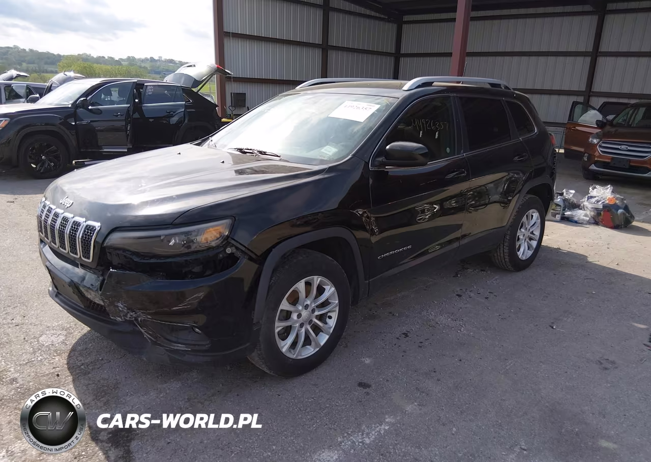 2019 Jeep Cherokee Latitude 4X4 VIN:1C4PJMCB5KD369013 - 2