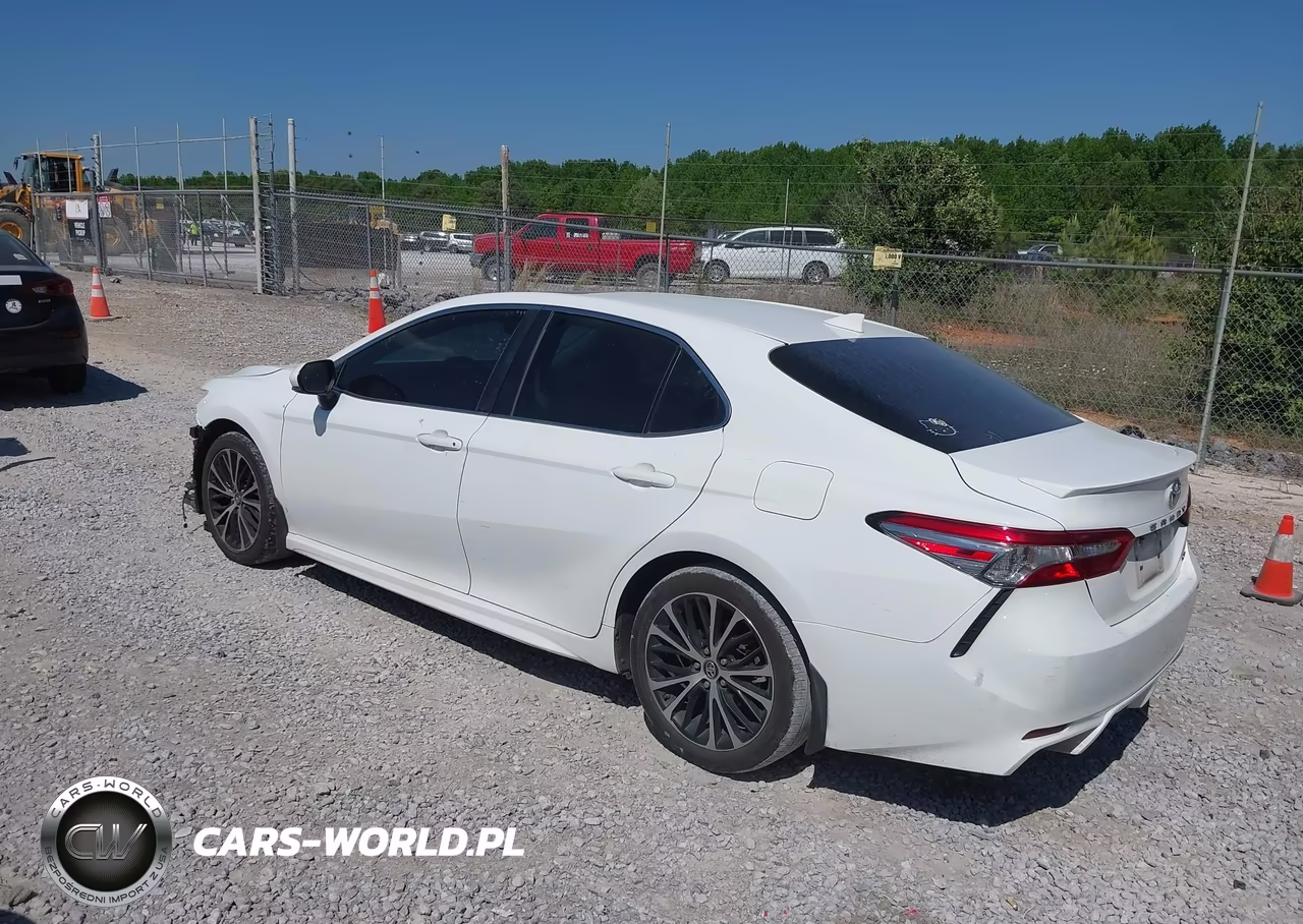 2018 Toyota Camry Se VIN:4T1B11HK7JU081330 - 3
