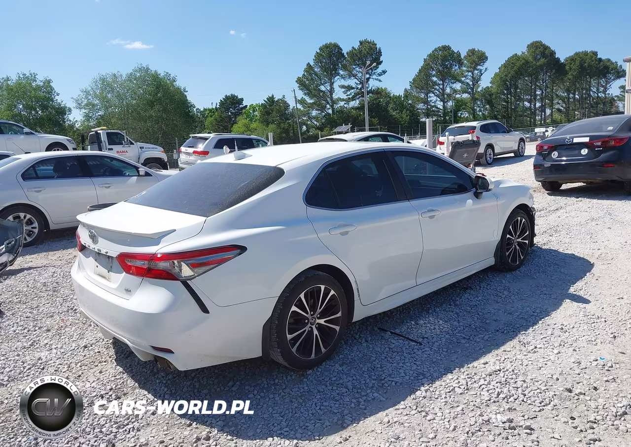 2018 Toyota Camry Se VIN:4T1B11HK7JU081330 - 4