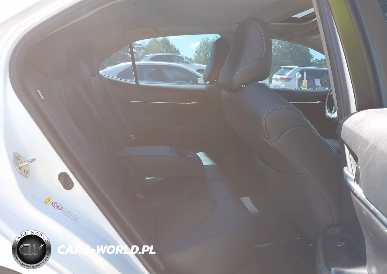 2018 Toyota Camry Se VIN:4T1B11HK7JU081330 - 8