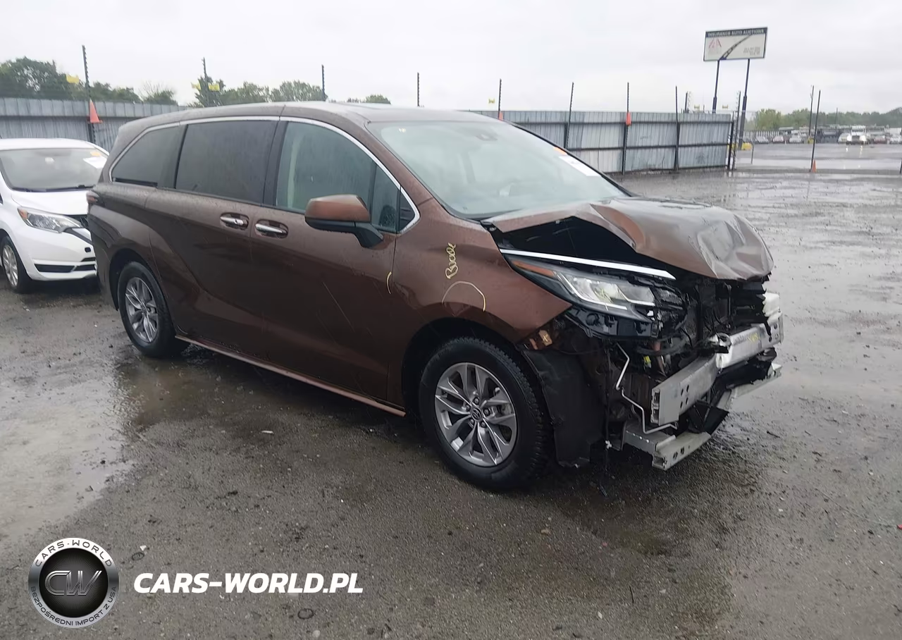 2023 Toyota Sienna Xle