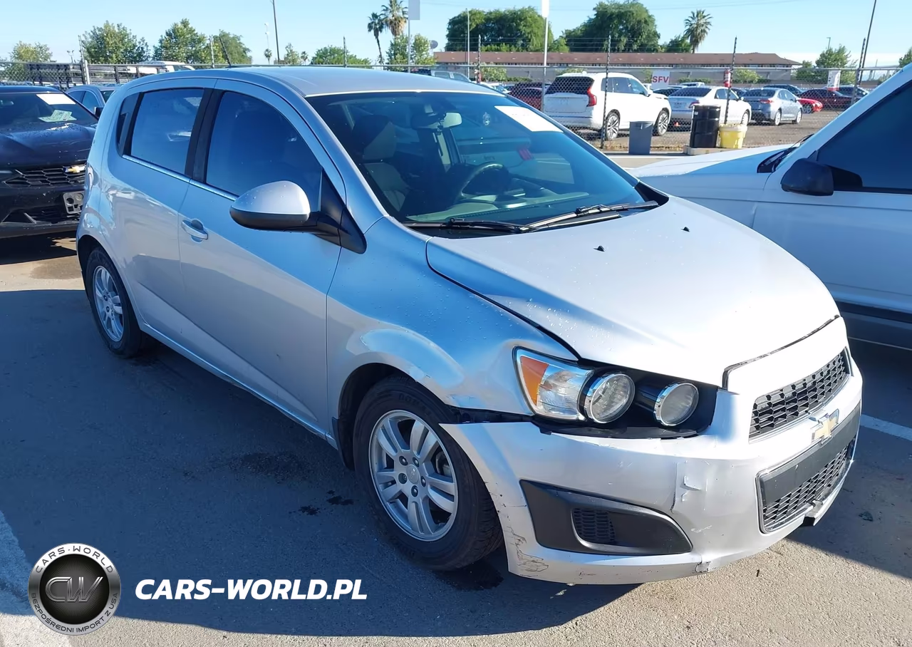 2016 Chevrolet Sonic Lt Auto – zdjęcie 1 z 17