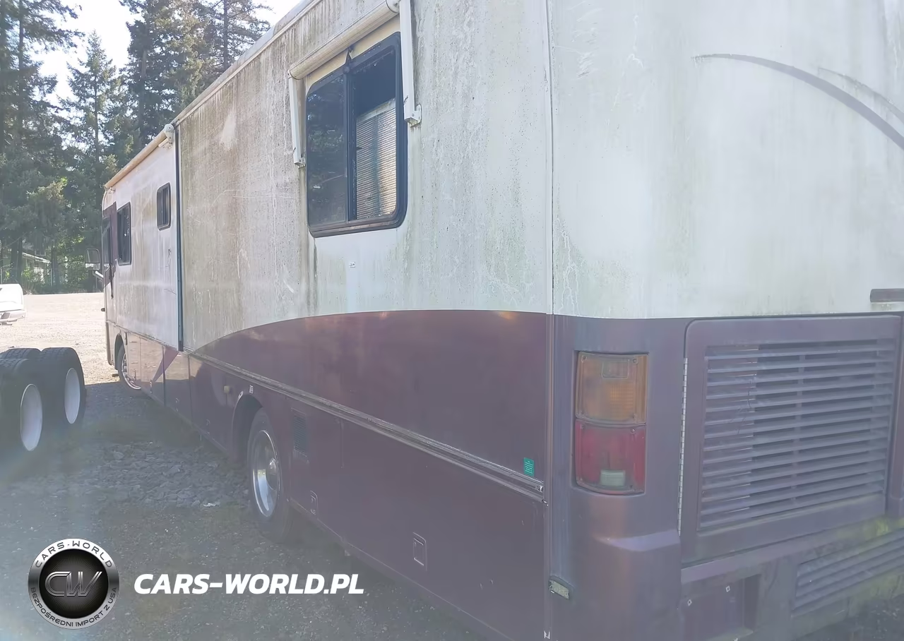 2000 Freightliner Chassis X Line Motor Home VIN:4UZ6XJCA7YCF87726 - 3