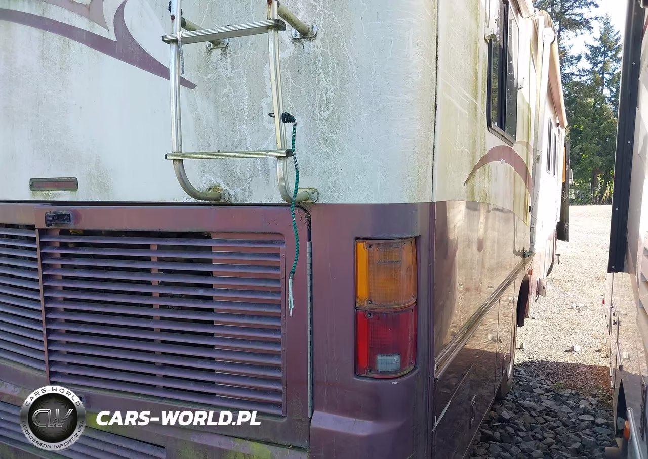 2000 Freightliner Chassis X Line Motor Home VIN:4UZ6XJCA7YCF87726 - 4