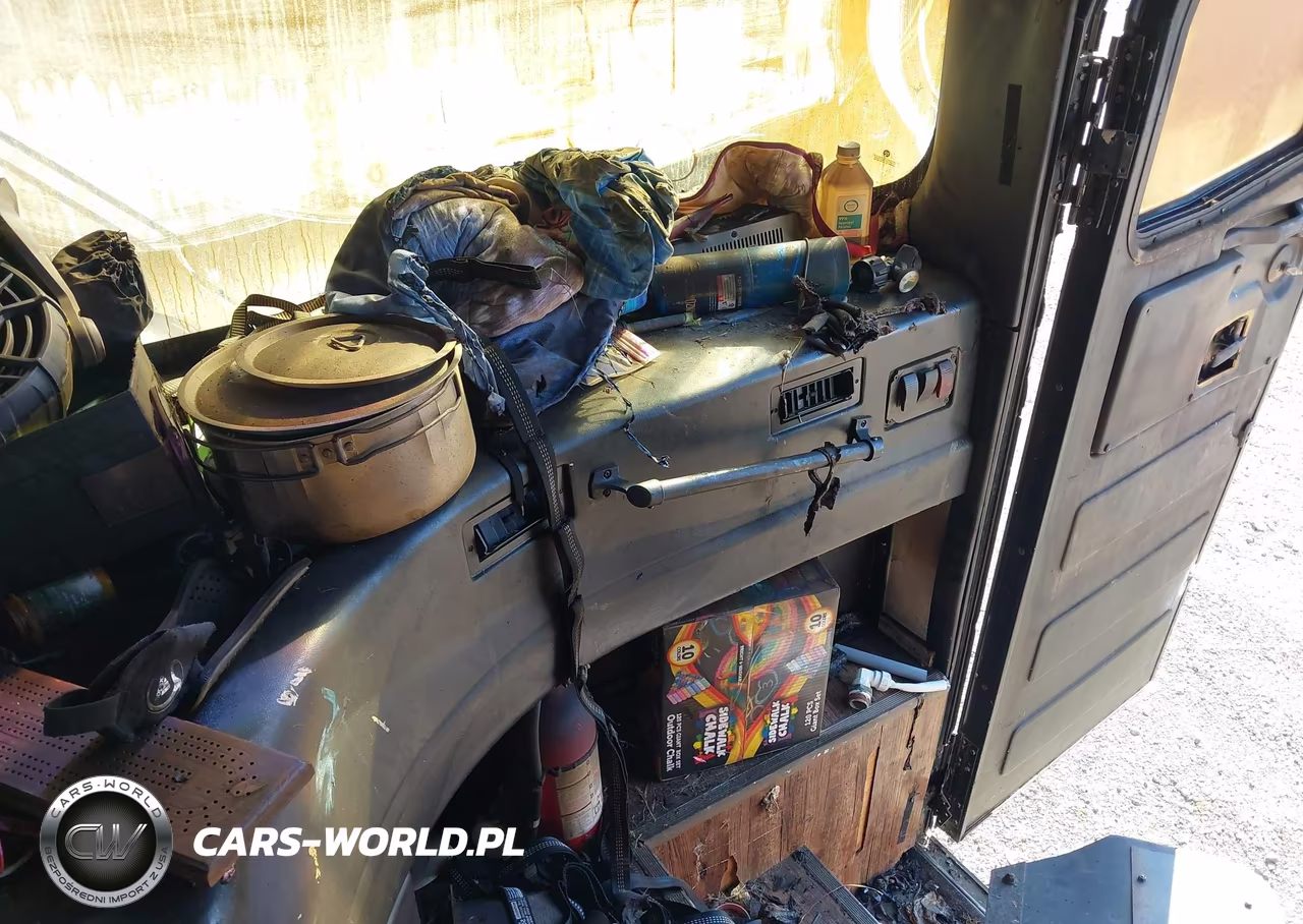 2000 Freightliner Chassis X Line Motor Home VIN:4UZ6XJCA7YCF87726 - 5