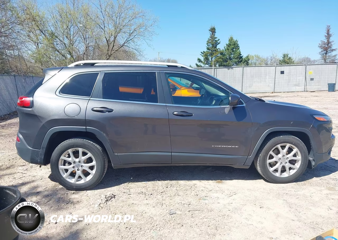 2016 Jeep Cherokee Latitude VIN:1C4PJLCB0GW216397 - 13
