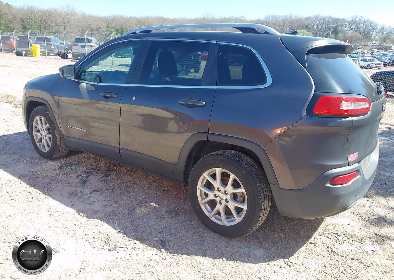 2016 Jeep Cherokee Latitude VIN:1C4PJLCB0GW216397 - 3