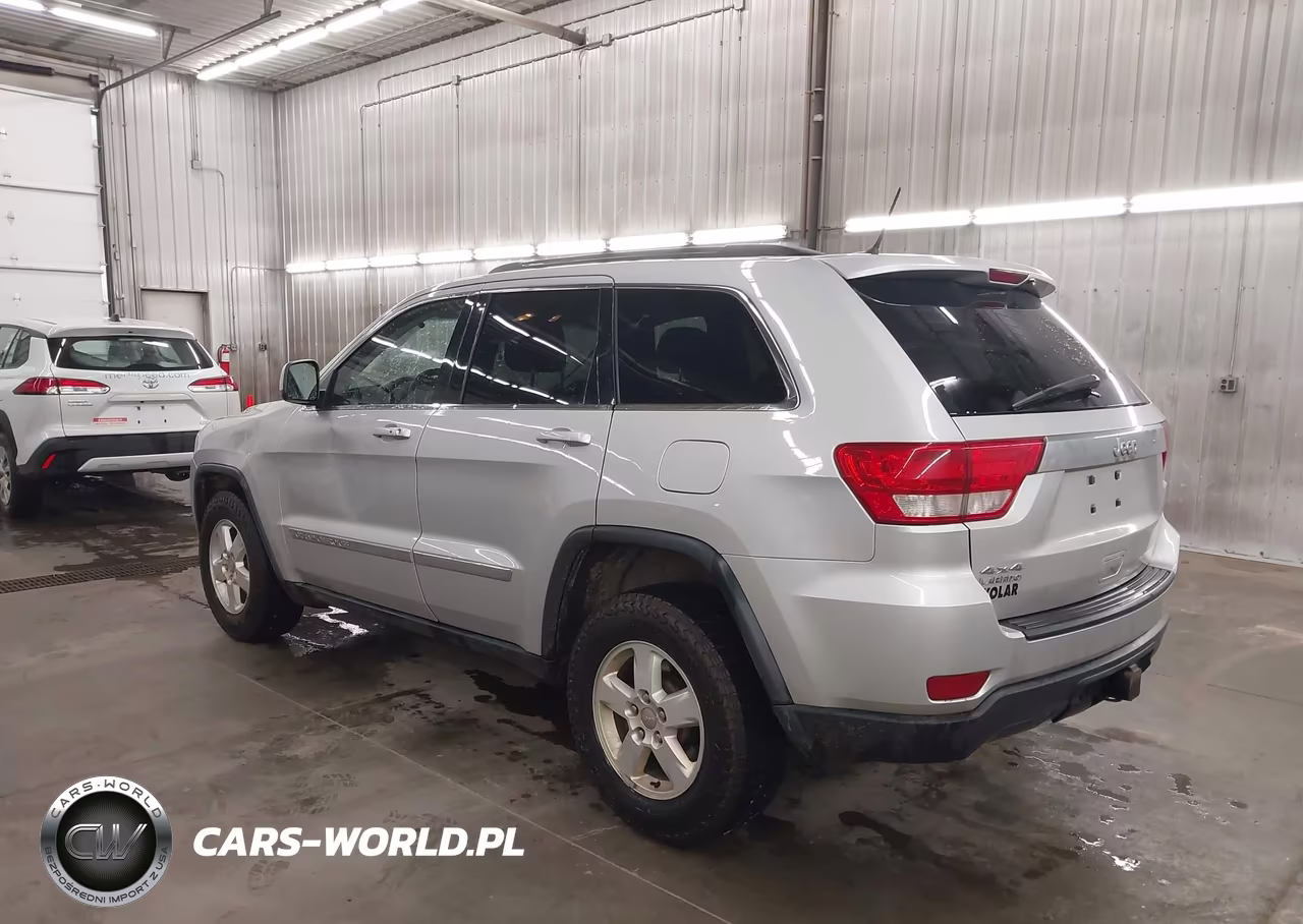 2013 Jeep Grand Cherokee Laredo VIN:1C4RJFAG1DC503379 - 3
