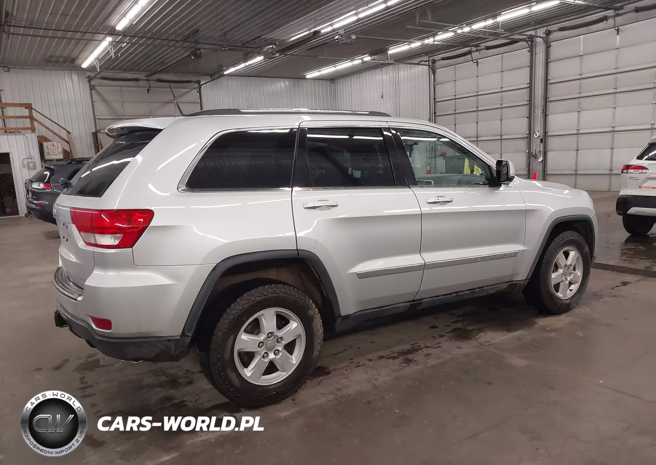 2013 Jeep Grand Cherokee Laredo VIN:1C4RJFAG1DC503379 - 4