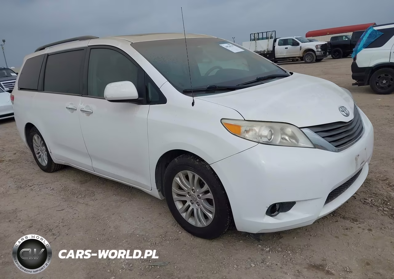 2012 Toyota Sienna Xle V6 8 Passenger