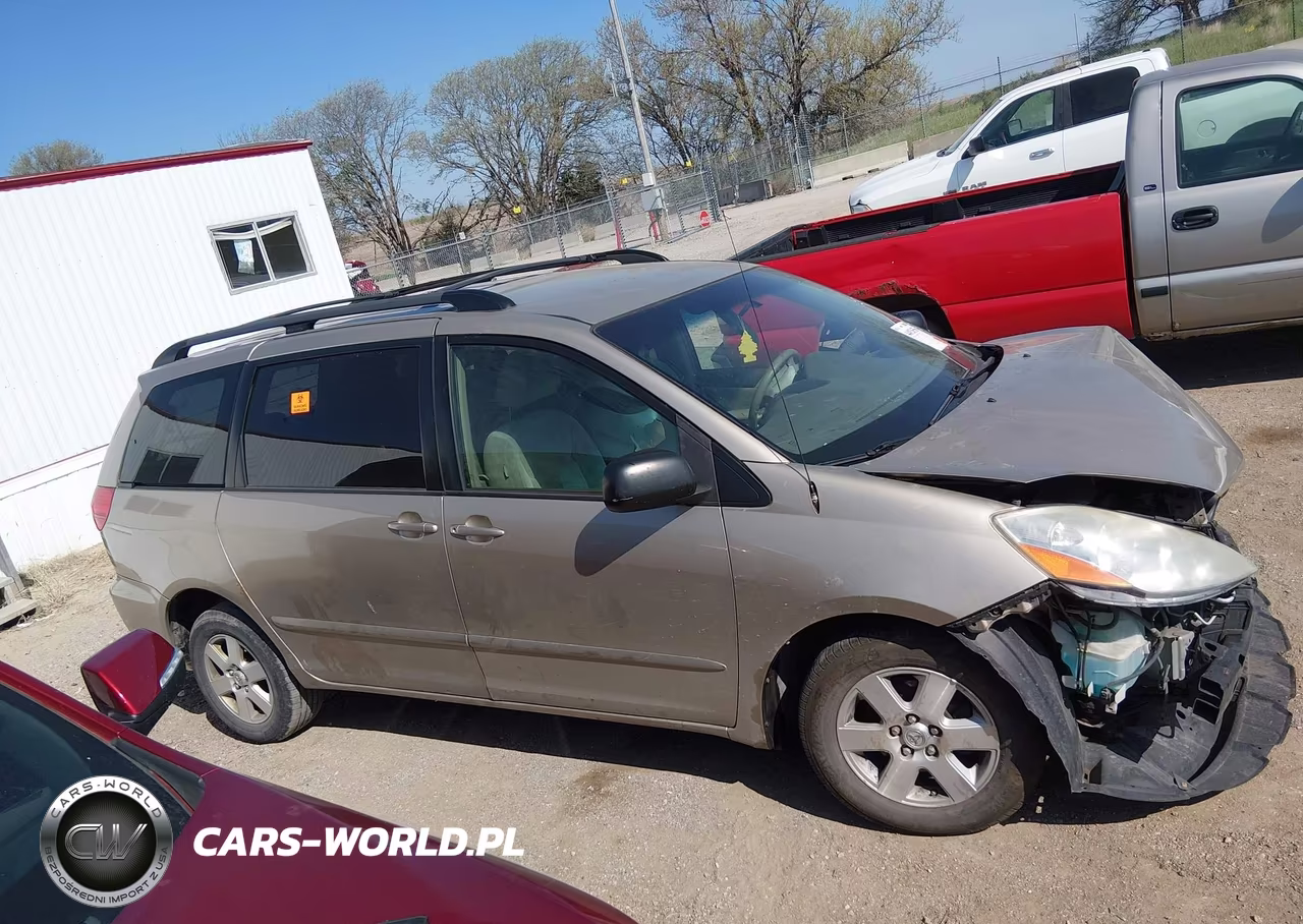 2010 Toyota Sienna Le VIN:5TDKK4CC3AS315731 - 12