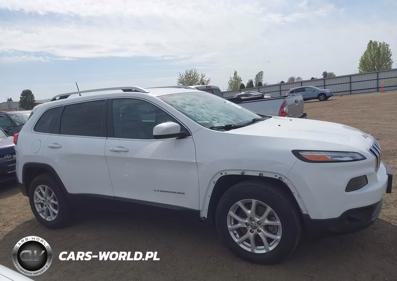 2018 Jeep Cherokee Latitude Plus 4X4 VIN:1C4PJMLBXJD583459 - 14
