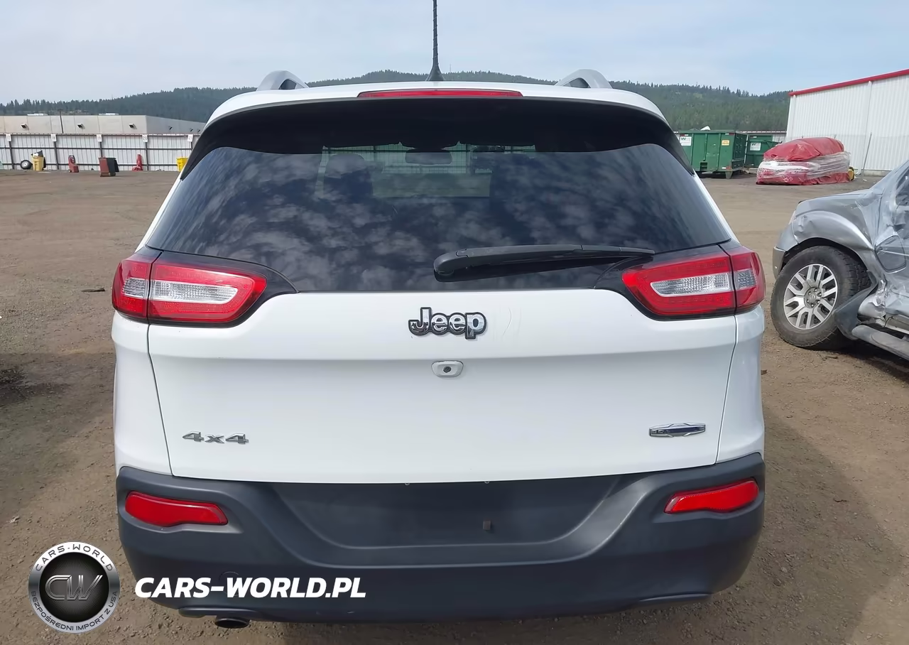 2018 Jeep Cherokee Latitude Plus 4X4 VIN:1C4PJMLBXJD583459 - 17