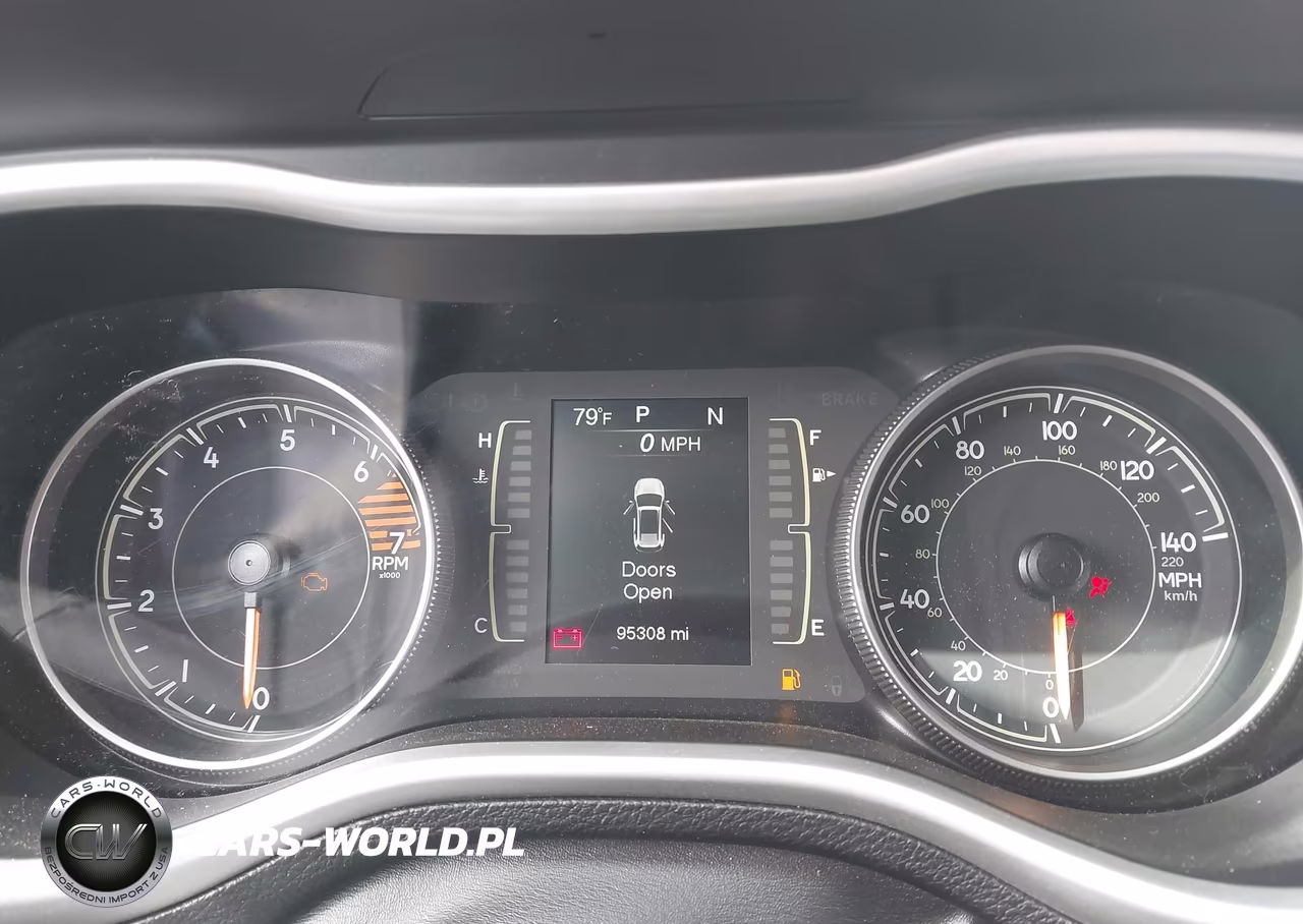 2018 Jeep Cherokee Latitude Plus 4X4 VIN:1C4PJMLBXJD583459 - 7