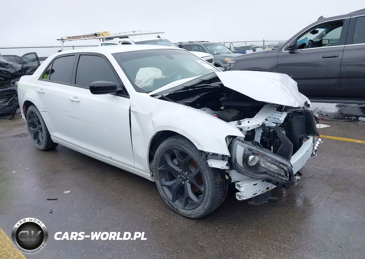 2023 Chrysler 300 Touring – zdjęcie 1 z 17