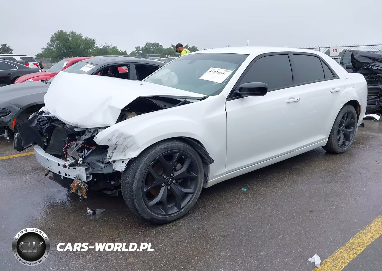 2023 Chrysler 300 Touring VIN:2C3CCAAGXPH676746 - 2