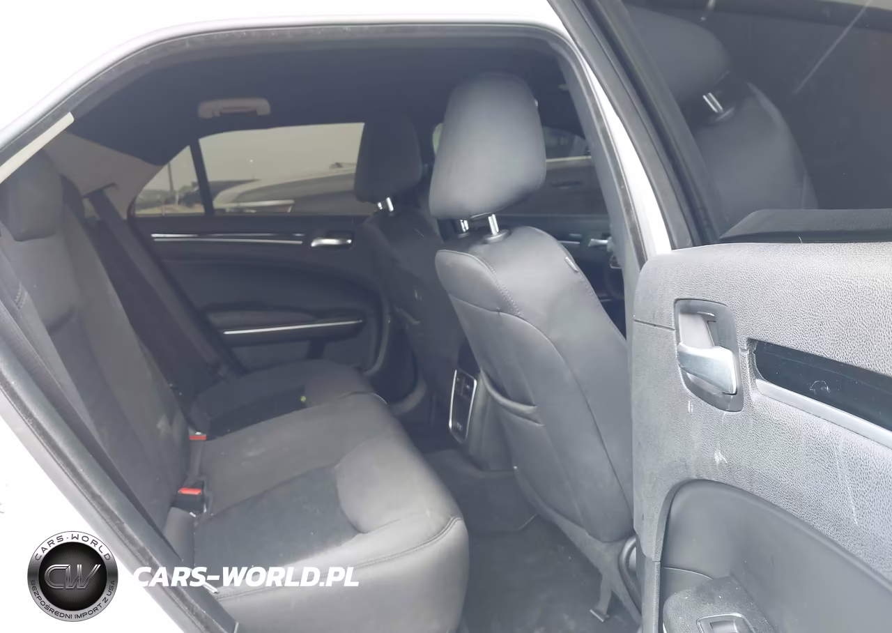 2023 Chrysler 300 Touring VIN:2C3CCAAGXPH676746 - 8