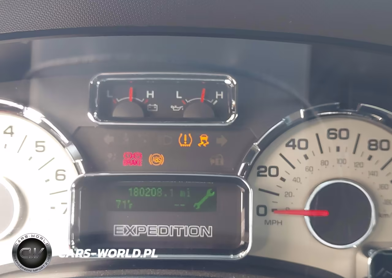 2010 Ford Expedition Xlt VIN:1FMJU1F53AEA48349 - 7
