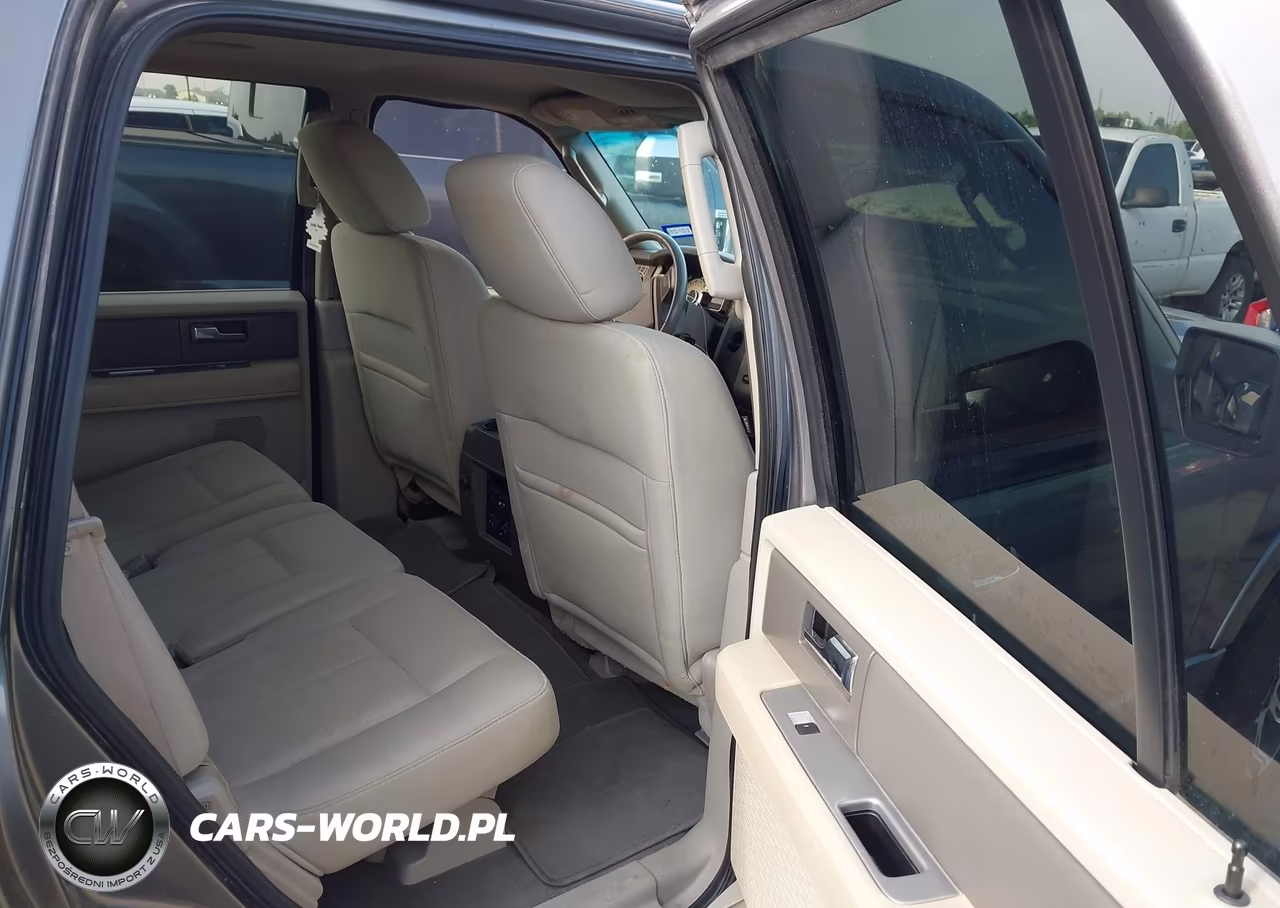 2010 Ford Expedition Xlt VIN:1FMJU1F53AEA48349 - 8