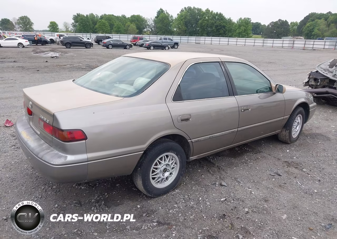 1999 Toyota Camry Le VIN:4T1BG22K6XU868338 - 4